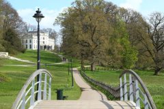 Hiuize Sonsbeek Witte Villa Arnhem-Park-Sonsbeek-©-Pietersma-Shutterstock.com