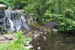 Grote waterval in Park Sonsbeek in Arnhem © Vakantiegroeten.nl