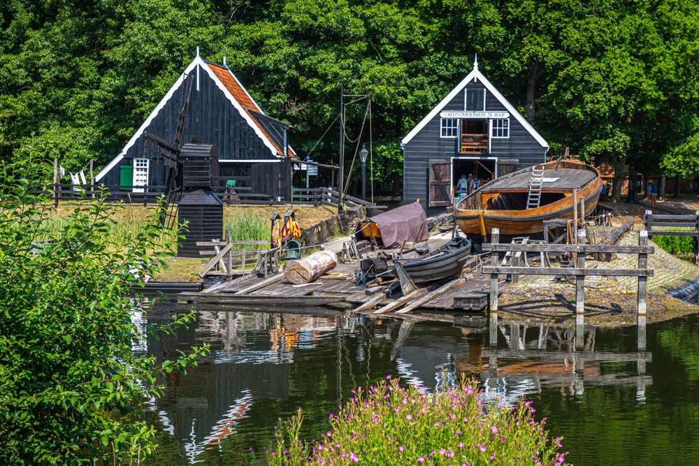 Arnhem-Openluchtmuseum-©-Elena-Shavlovska-Shutterstock.com