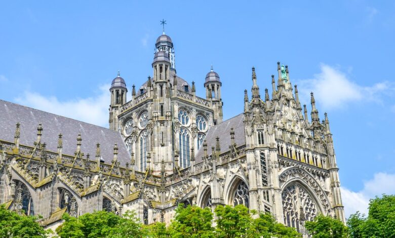 Den-Bosch-Sint-Jan-kathedraal-©-Petr-Pohudka-Shutterstock.com