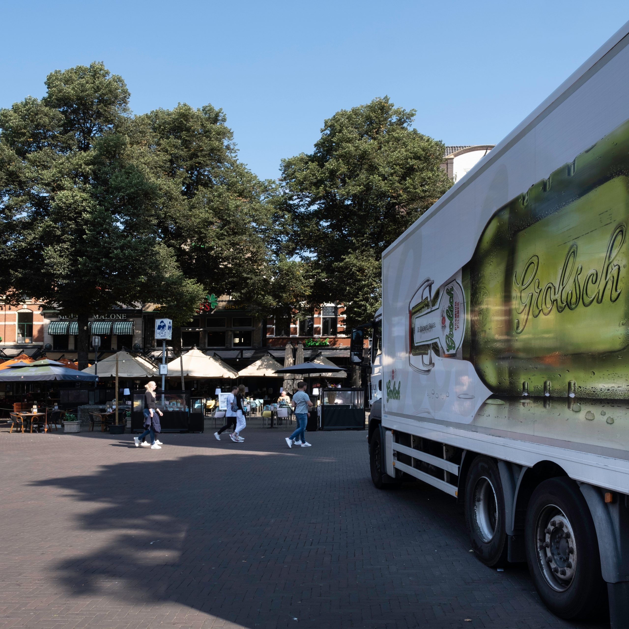 Enschede-Grolsch-vrachtwagen-©-Henk-Vrieselaar-Shutterstock.com