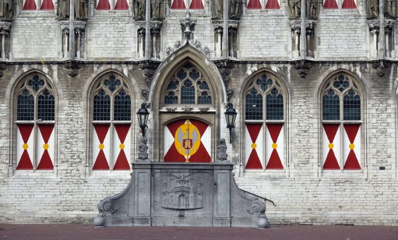 Middelburg-Stadhuis-©-Volker-Rauch-Shutterstock.com