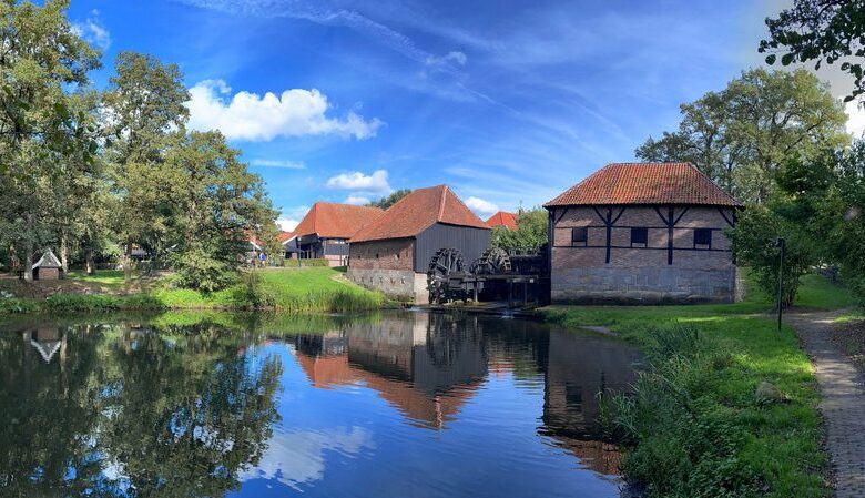 Oostendorper-watermolen-Twente-©-Travel-Telly-Shutterstock.com