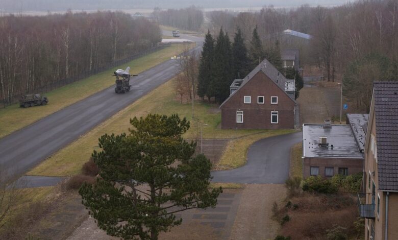 Zicht op voormalige vliegbasis in Enschede in Nederland. Foto: Remco de Wit / Shutterstock.com