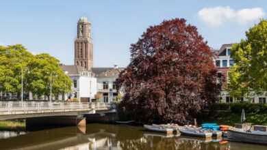 Zwolle-Peperbus-©-Jan-van-der-Wolf-Shutterstock.com