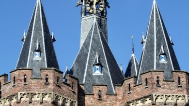 Zwolle-Sassenpoort-©-Mariadouwma-Shutterstock.com