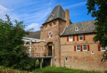 Kasteel Doornwerth bij Arnhem © Ralf Liebhold - Shutterstock.com