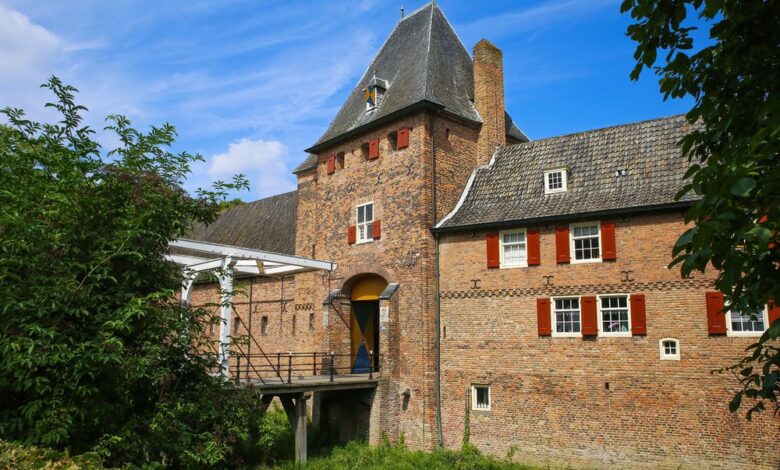 Kasteel Doornwerth bij Arnhem © Ralf Liebhold - Shutterstock.com