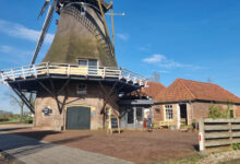 Westermolen en 'Bij de Molen' biologische winkel in Dalfsen bij de Westermolen - Foto © vakantiegroeten.nl