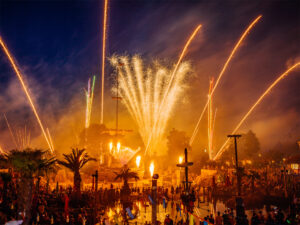 Toverland pakt uit: Attractiepark 25 uur lang onafgebroken open voor magisch jubileum