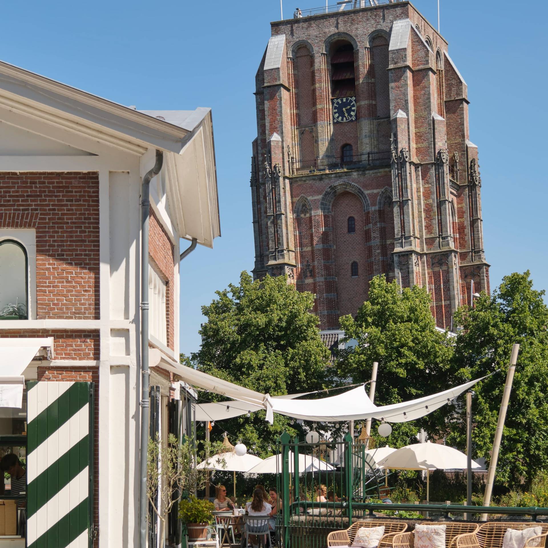 Leeuwarden-De-Oldehove-toren-©-Harry-Wedzinga-Shutterstock.com